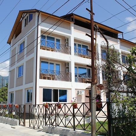 Guest House Zvanba Gagra Exteriér fotografie